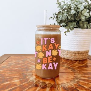 It's Okay to not be Okay Glazen Drinkbeker met Glazen Rietje en Deksel - Bubble Tea - Koffiebeker - Koffieglas - Koffie glas - 500ml ijskoffie beker - Koffie beker - Mason Jar - Boba - Theebeker - Thee beker - Glazen Drinkbeker - Ijskoffie glas