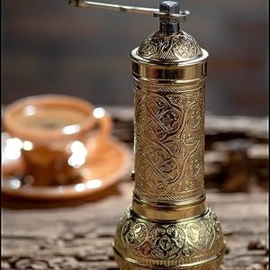 Koffiemolen-pepermolen-kruidenmolen-kruidenmolen-koffieboonmolen-zoutmolen-pepermolen-handmatige koffiemolen-zout- en pepermolen - (groot formaat antiek koper)