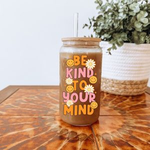 Be kind to your mind Glazen Drinkbeker met Glazen Rietje en Deksel - Bubble Tea - Koffiebeker - Koffieglas - Koffie glas - 500ml ijskoffie beker - Koffie beker - Mason Jar - Boba - Theebeker - Thee beker - Glazen Drinkbeker - Ijskoffie glas