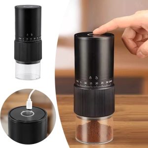 Deze slimme koffiemolen voor thuisgebruik is voorzien van een precisiemaalschijf, werkt stil, heeft programmeerbare instellingen en zet direct koffie. Hij wordt gevoed via USB-C en heeft een robuuste en duurzame behuizing van roestvrij staal.