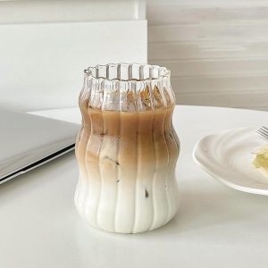 Retro glazen beker met ribbelpatroon, 550 ml. Stijlvolle glazen beker met ribbelpatroon, glazen koffiebeker met ribbelpatroon, schattige glazen beker (geschikt voor ijskoffie, vruchtensap, melk en andere dranken)