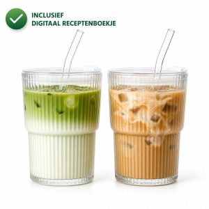 2DayHome - Matcha Glazen - IJskoffie Glazen - Glazen Beker met Deksel en Rietje - 2 Stuks - 400 ml - Incl. Receptenboek - Geribbeld